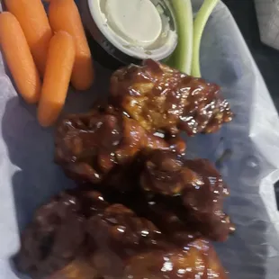 Sweet BBQ wings with Ranch