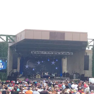 Waiting for Ringo Starr...