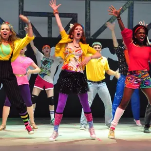 The cast of FOOTLOOSE in 2009 included Samantha Marie Ware, who went on to star in the final season of GLEE.