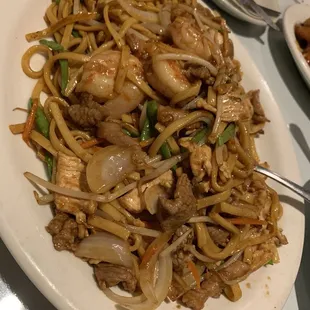 ramen and noodles, noodle dish, noodles, noodle soup, food, ramen