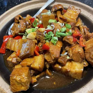 Braised Pork Belly w. Blaze Mushroom