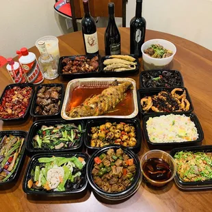 Yellow Croakers; Pork Ribs; Lamb Chops; Bass; Dumplings; Pig Feet; Duck; Shrimp; Pork; Fish Soup; Sweet Glutinous Rice Ball