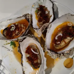 Oyster service for 4, large oysters, one's satisfying