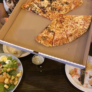 Half cheese, half mushroom pizza