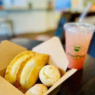 Empanada Beef &amp; Spanish Pao De Queijo - Classic x 2 Guava Juice