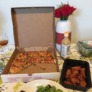 Pizza with mushroom and chicken