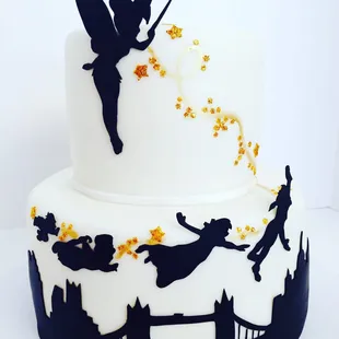 Peter Pan &amp; Tinkerbell silhouette cake