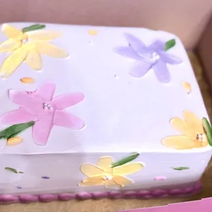 Beautiful new design for their strawberry tres leche cake