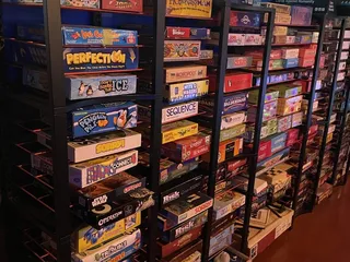 Headshots Bar & Grill