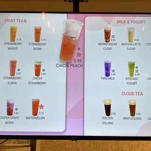 The newly updated menu of this  pink pig tea shop is even more delicious.  And there are piggy dolls for sale, so cute