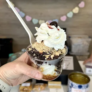 Hazelnut brownie sundae