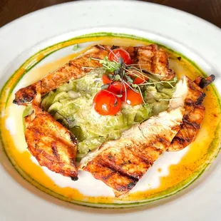 Tallarines con Pollo has housemade pasta with spinach pesto, chicken breast.  3.5*