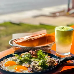 Bò né + Coconut Matcha