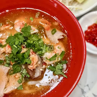 Bánh canh tôm thịt