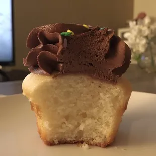 Vanilla-Chocolate Cupcake - amazing cake, moist and flavorful. The frosting was perfect!