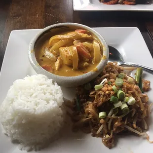 Yellow curry lunch combo with phad thai