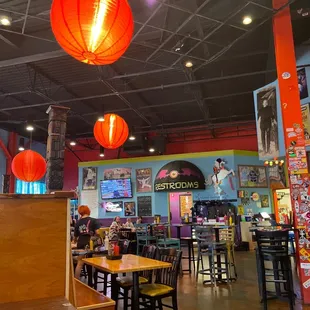 Inside the restaurant at Pinky's !!