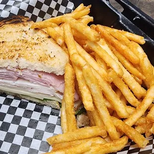 1/2 Club sandwich with skinny fries