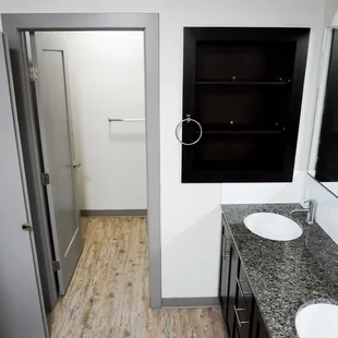 2 bedroom bathroom