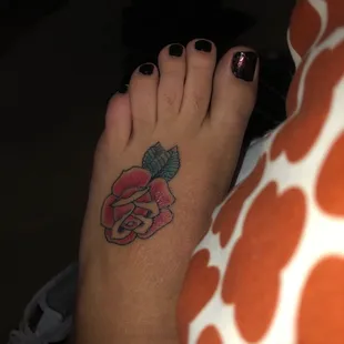 Rose is still healing, and I also just took my sock off. Lol