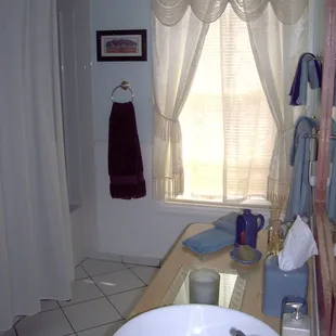 Belle Suite bath
