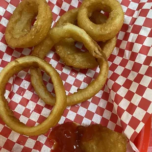 One order of onion rings (i added the ketchup)