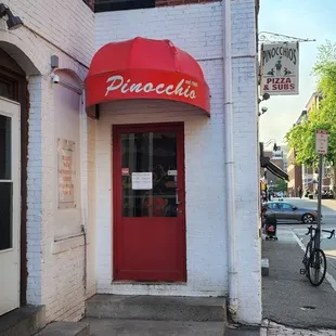 the entrance to the restaurant