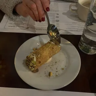 LEMON CANNOLI