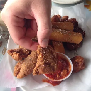 Yummy appetizer. Everything fried! I especially liked the extra crispy wings!!