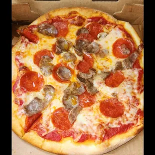 Pepperoni &amp; Sausage pizza