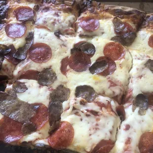 Sicilian pepperoni and sausage - perfect crust (and everything else)