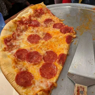 Large NY style pepperoni pizza