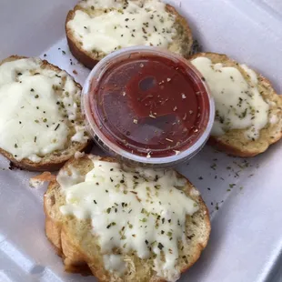 Garlic bread and cheese