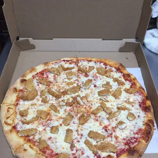 Fried chicken pizza