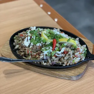 ig: @whatsviveating  |  pork sisig