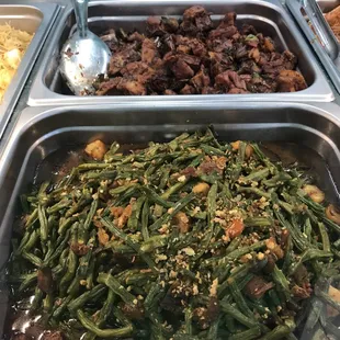 Pork and chicken bbq and guisadong string beans.