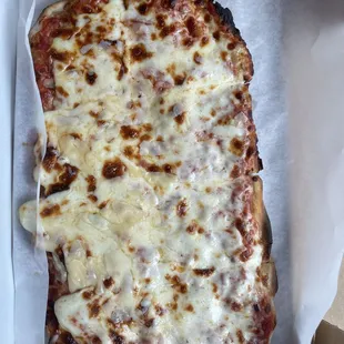 Cheese pinsa, 12 inch.