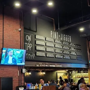 View of main room &amp; bar.