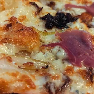 Close up of the Honey Pear Pizza