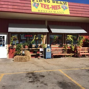 the front of a mexican restaurant