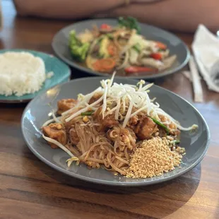 Pad Thai Tofu, mixed veggie beef