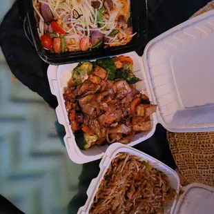 Papaya salad, Tofu Pad Thai and Chicken Pad Thai