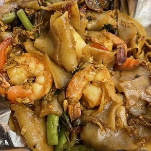 Drunken Noodles w/ Shrimp