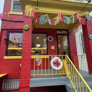 Front outdoor seating - there is also a back patio