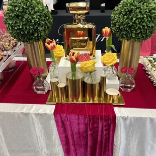 Tablescaping centerpiece for this unforgettable client on Fragrance Day!