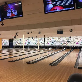 Fam bowling!  Only a few folks here!