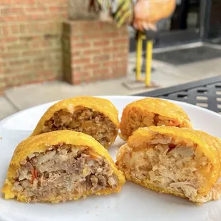 Chicken &amp; Beef Empanadas |Instagram @restaurant_aholic