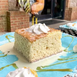 Tres Leches |Instagram @restaurant_aholic