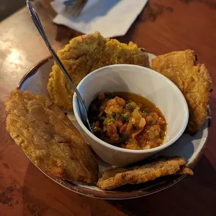 Tostones con Hogao
