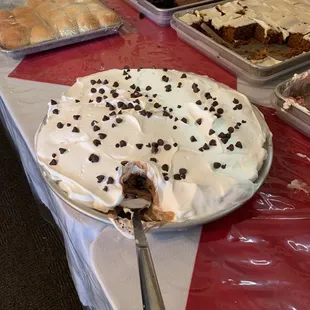 Chocolate pudding with oreo crust